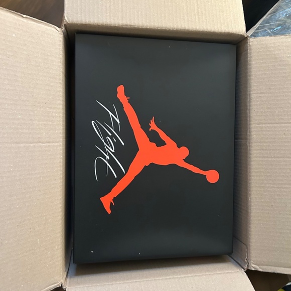 Brand new Jordans main image 4